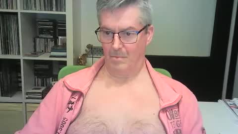 Snapshot of erbee62 chatting on 01-14-25, 09:41 ErBee62 online show from 01-14-25, 09:41