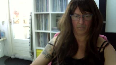 Snapshot of erbee62 chatting on 03-06-25, 10:09 ErBee62 online show from 03-06-25, 10:09