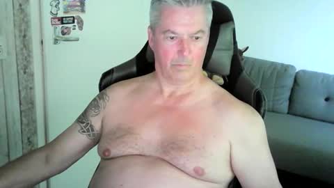 Snapshot of erbee62 chatting on 06-02-26, 11:45 ErBee62 online show from 06-02-26, 11:45