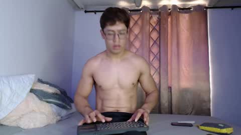 Snapshot of eren_lee chatting on 05-25-26, 04:35 Eren Lee online show from 05-25-26, 04:35