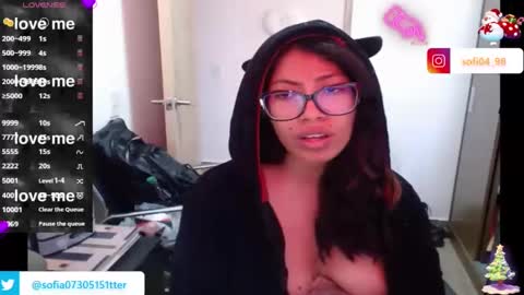 Snapshot of eren_mikasa chatting on 01-20-25, 04:12 sofia online show from 01-20-25, 04:12