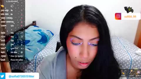 Snapshot of eren_mikasa chatting on 11-28-25, 09:56 sofia online show from 11-28-25, 09:56