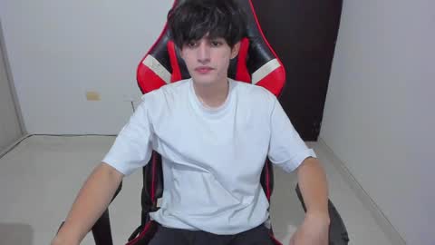 eren_tatakae online show from 04-27-26, 02:09