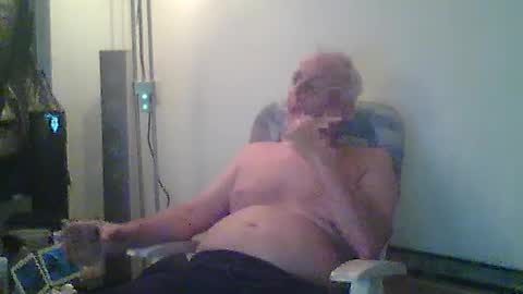 Snapshot of eric204 chatting on 07-07-26, 06:23 Eric online show from 07-07-26, 06:23