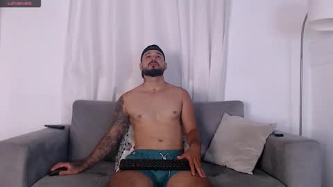 Snapshot of eric_evans1 chatting on 10-23-25, 03:39 Eric Evans online show from 10-23-25, 03:39