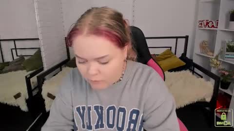 Snapshot of erica_love_ chatting on 10-11-25, 05:39 erica_love_ online show from 10-11-25, 05:39
