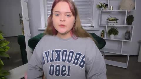 Snapshot of erica_love_ chatting on 10-12-25, 05:28 erica_love_ online show from 10-12-25, 05:28