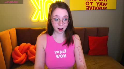 Snapshot of erica_nelson chatting on 01-17-26, 01:32 Erica 3 online show from 01-17-26, 01:32