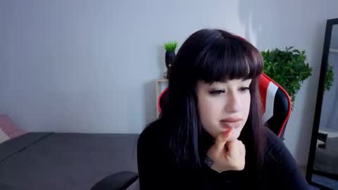 Erika online show from 10-08-25, 02:47
