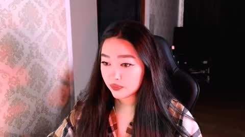 Snapshot of erica_wayne chatting on 12-23-25, 05:16 Erica Wayne online show from 12-23-25, 05:16