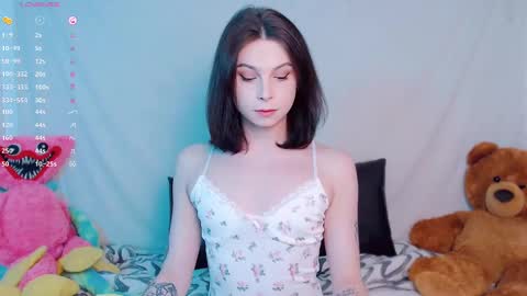 Snapshot of ericaglam chatting on 02-19-25, 12:55 Erica online show from 02-19-25, 12:55