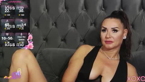 Erica online show from 09-18-25, 08:11