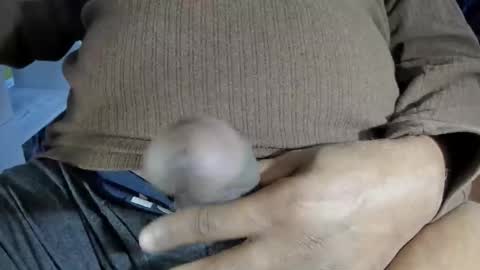 Snapshot of ericbishop1 chatting on 02-17-26, 04:35 EricBishop1 online show from 02-17-26, 04:35