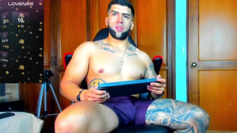 Snapshot of erick_blake_ chatting on 12-20-24, 04:09 my online show from 12-20-24, 04:09