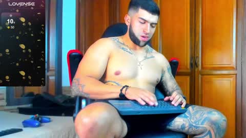 Snapshot of erick_blake_ chatting on 12-27-24, 03:42 my online show from 12-27-24, 03:42