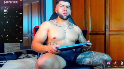 Snapshot of erick_blake_ chatting on 01-31-25, 03:41 my online show from 01-31-25, 03:41