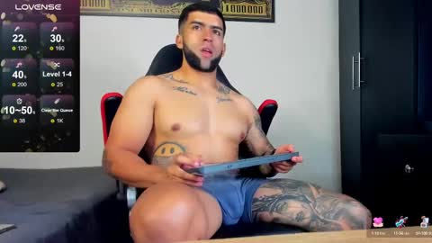 Snapshot of erick_blake_ chatting on 02-28-25, 05:04 my online show from 02-28-25, 05:04