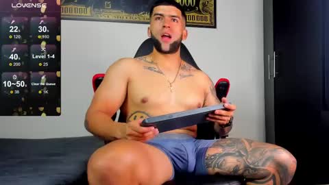 Snapshot of erick_blake_ chatting on 03-08-25, 04:23 my online show from 03-08-25, 04:23