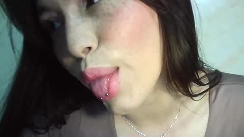 Erika online show from 05-03-26, 02:06