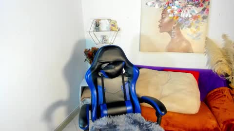 E R I K A  - L  Y R I C S online show from 02-25-26, 08:13