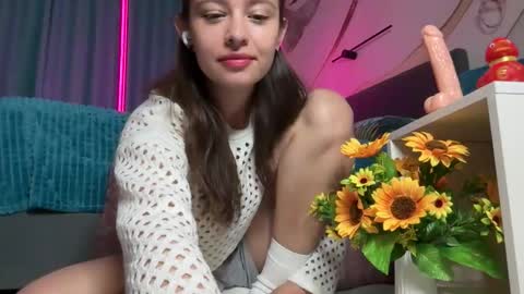 Erika Miu online show from 10-17-25, 05:37