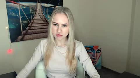 Erika online show from 03-05-25, 01:28