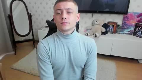 Max online show from 10-12-25, 01:32