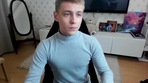 Max online show from 11-06-25, 01:17