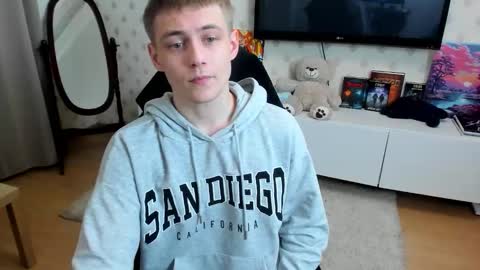 Max online show from 11-07-25, 12:21