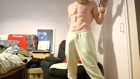 Snapshot of erniemac chatting on 11-18-25, 01:15 Ernie online show from 11-18-25, 01:15