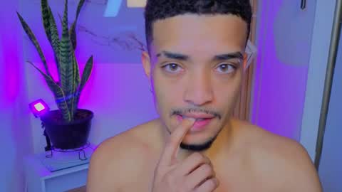 Snapshot of eros_chipre chatting on 10-15-25, 11:43 Eros online show from 10-15-25, 11:43