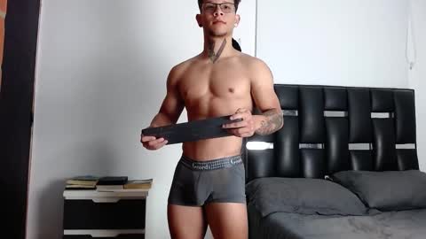 Snapshot of erosscott chatting on 02-20-26, 08:31 Eros online show from 02-20-26, 08:31