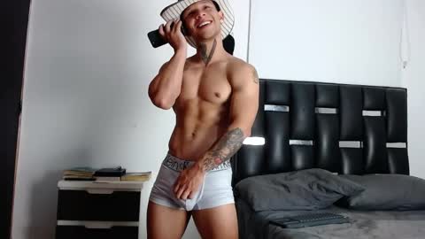 Snapshot of erosscott chatting on 03-02-26, 04:25 Eros online show from 03-02-26, 04:25