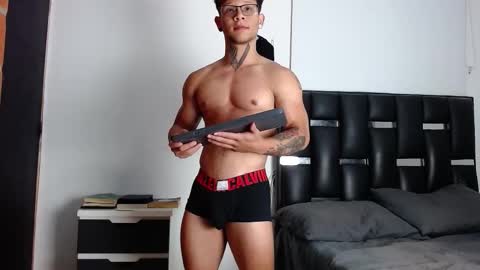 Snapshot of erosscott chatting on 03-04-26, 11:55 Eros online show from 03-04-26, 11:55