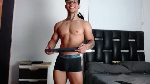 Snapshot of erosscott chatting on 03-08-26, 10:35 Eros online show from 03-08-26, 10:35