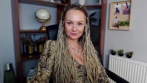 Snapshot of erotic_kaya chatting on 12-18-24, 05:42 KAYA online show from 12-18-24, 05:42