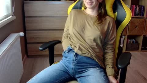 Snapshot of erotic_vibe chatting on 12-22-24, 01:55 Melissa online show from 12-22-24, 01:55