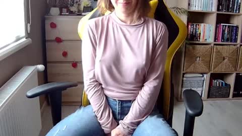Snapshot of erotic_vibe chatting on 02-15-25, 10:00 Melissa online show from 02-15-25, 10:00