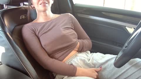 Snapshot of erotic_vibe chatting on 09-26-25, 11:36 Melissa online show from 09-26-25, 11:36