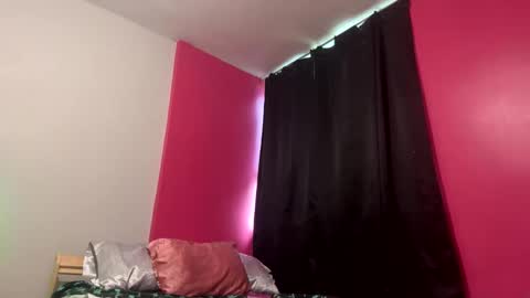 Snapshot of erotica_angel chatting on 11-03-25, 04:52 Nikki Erotica online show from 11-03-25, 04:52