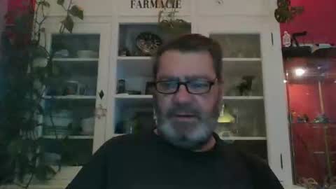 Erwins room welcome sound on online show from 01-17-25, 02:08