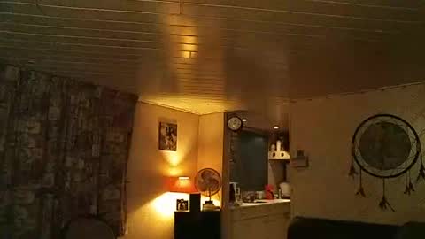 Erwins room welcome sound on online show from 01-26-25, 11:08