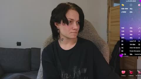 esajukyy online show from 04-18-26, 11:14