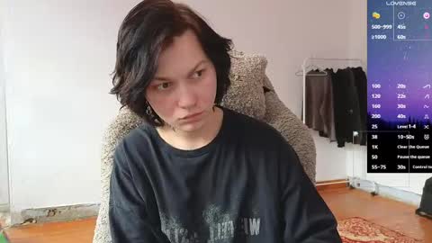 esajukyy online show from 04-28-26, 02:27