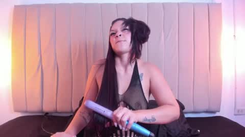 Snapshot of escar_let chatting on 04-28-26, 04:06 Scarlett online show from 04-28-26, 04:06