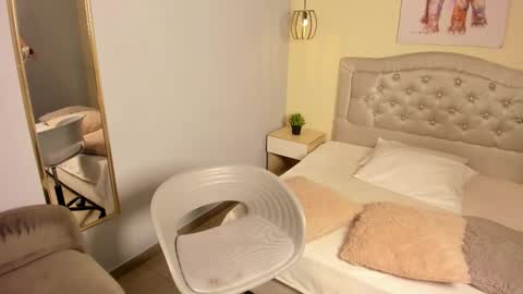 Escarlet online show from 11-10-25, 12:37