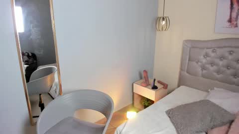 Escarlet online show from 11-25-25, 12:49