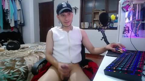 Snapshot of esjrobles chatting on 12-27-24, 08:45 Esteban online show from 12-27-24, 08:45