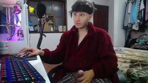 Snapshot of esjrobles chatting on 12-31-24, 09:21 Esteban online show from 12-31-24, 09:21