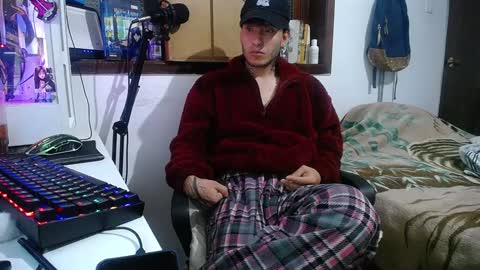Snapshot of esjrobles chatting on 02-06-25, 10:15 Esteban online show from 02-06-25, 10:15